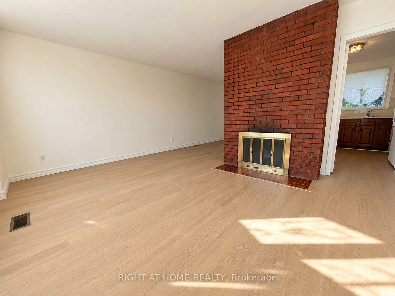 223, Ellendale, Dorset Park, Toronto