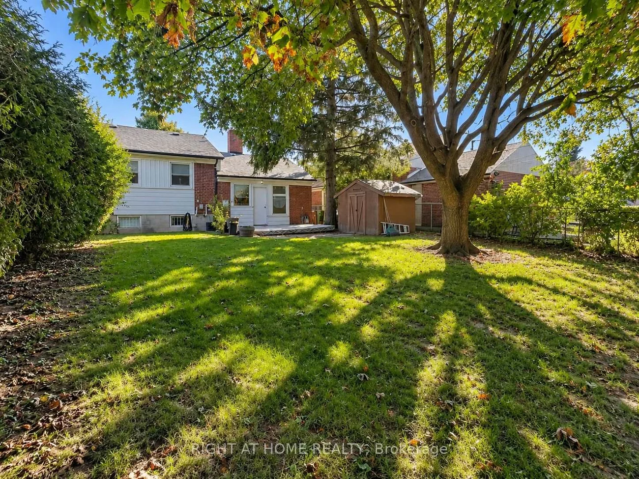 223, Ellendale, Dorset Park, Toronto