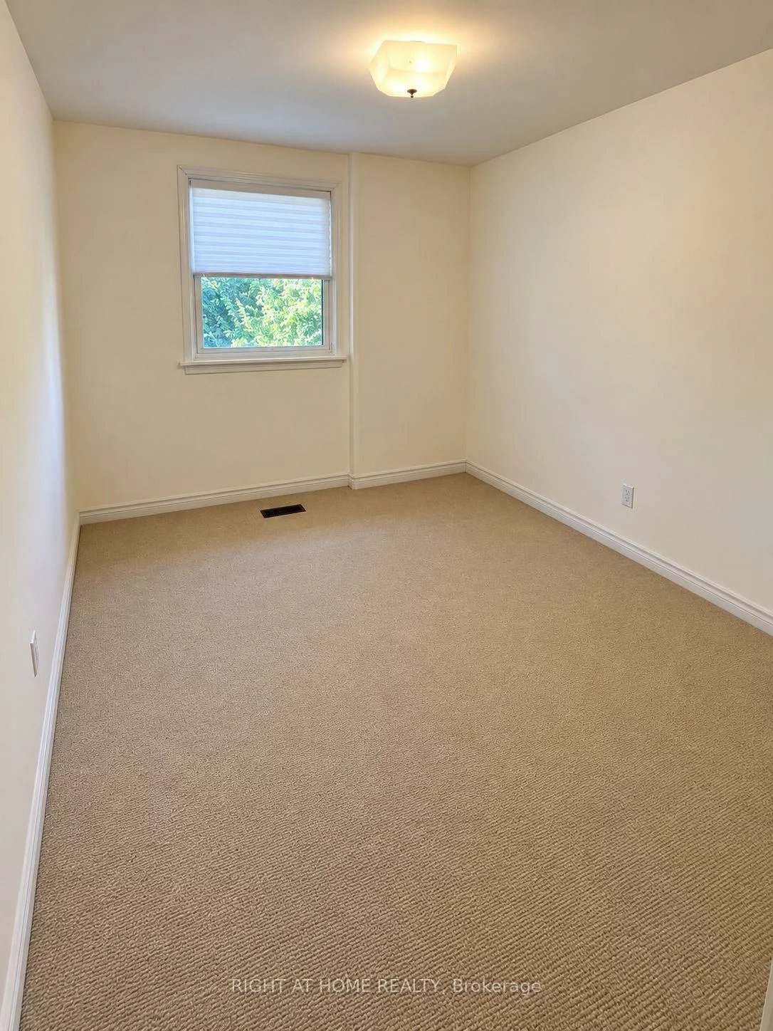 223, Ellendale, Dorset Park, Toronto