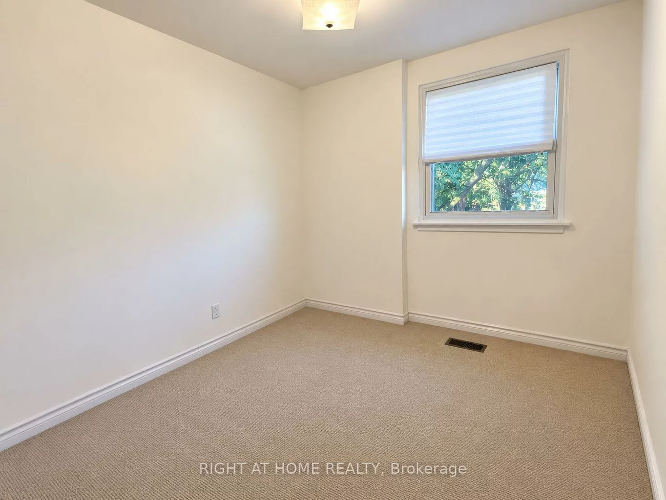 223, Ellendale, Dorset Park, Toronto