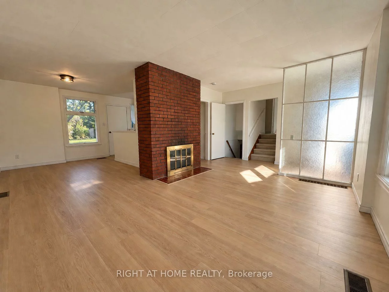 223, Ellendale, Dorset Park, Toronto