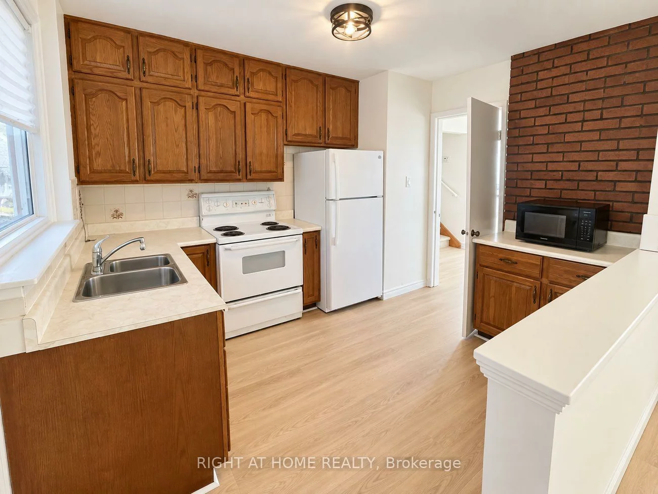223, Ellendale, Dorset Park, Toronto