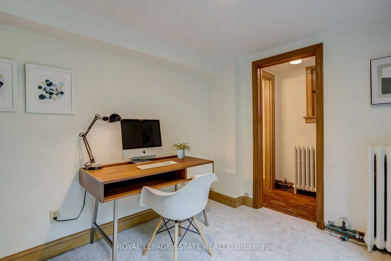 30, Barbara, East York, Toronto