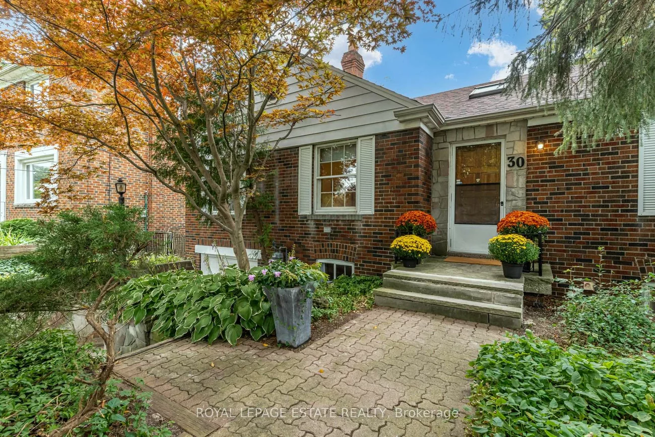 30, Barbara, East York, Toronto