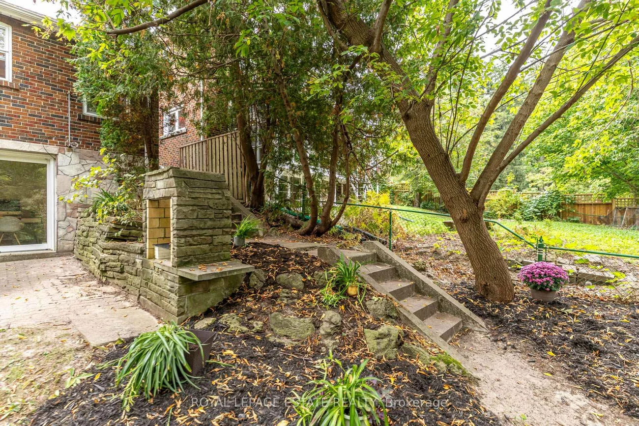 30, Barbara, East York, Toronto