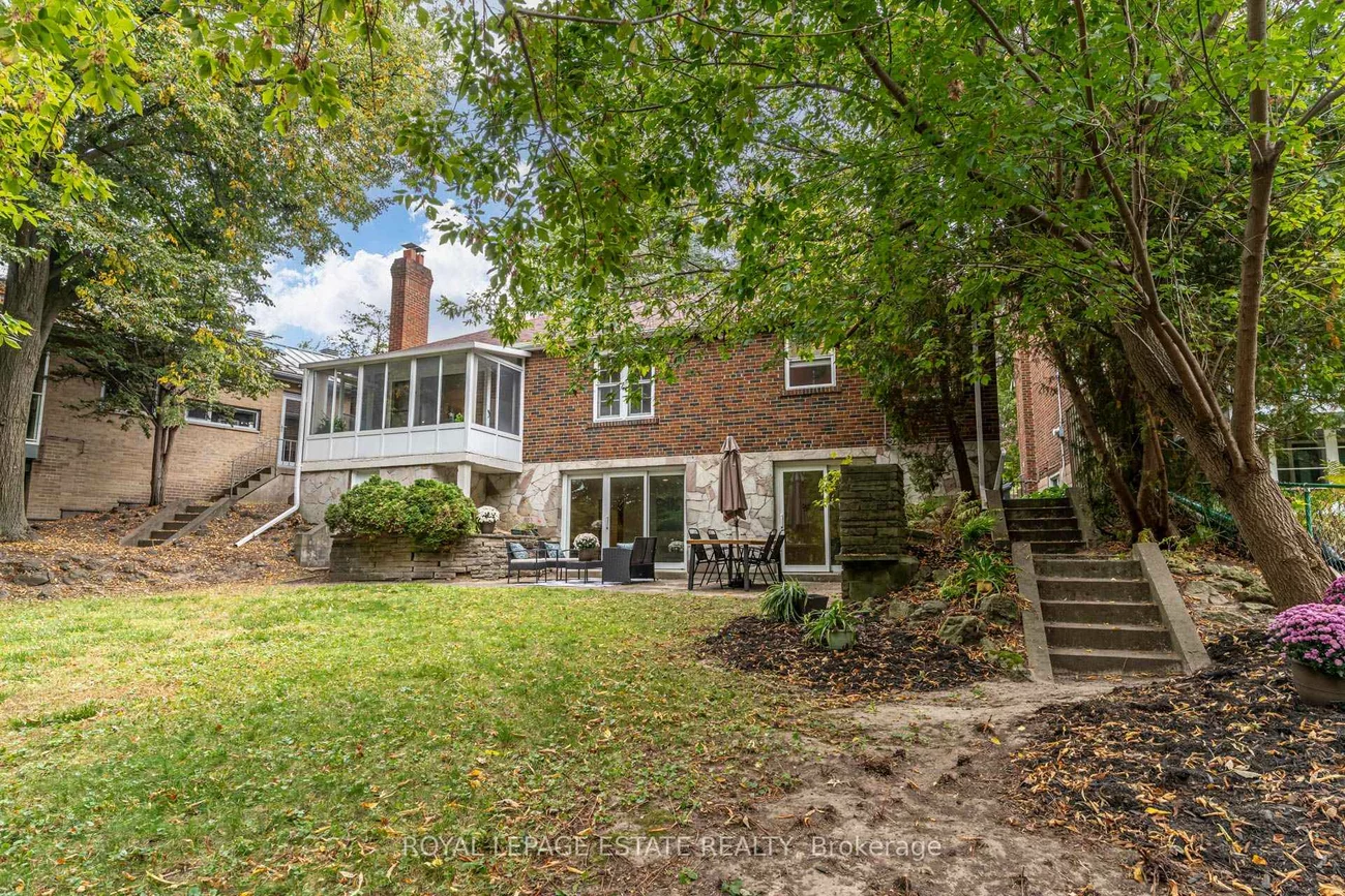 30, Barbara, East York, Toronto