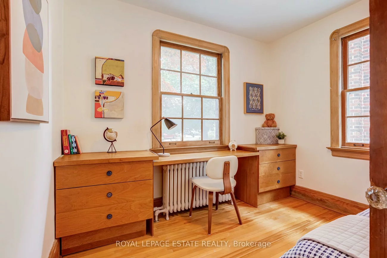30, Barbara, East York, Toronto