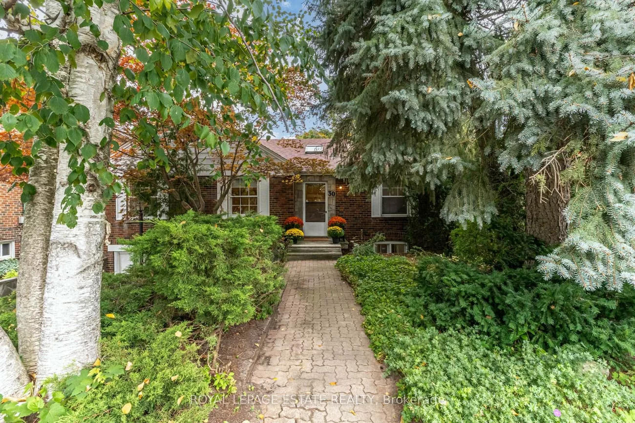 30, Barbara, East York, Toronto