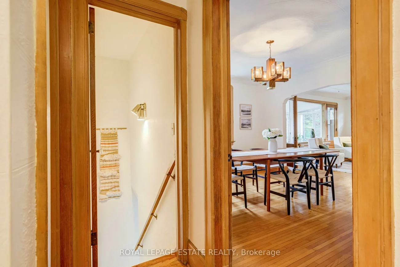 30, Barbara, East York, Toronto