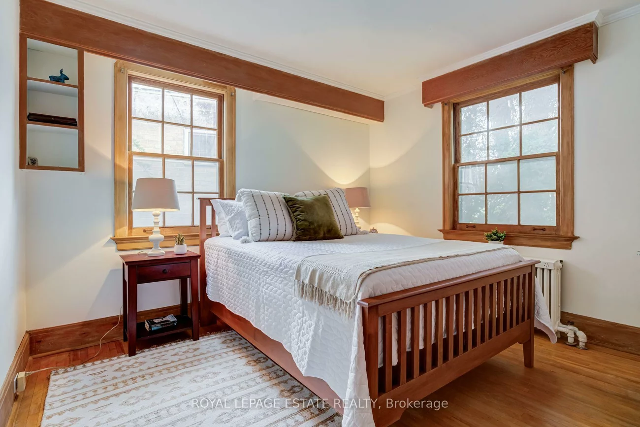 30, Barbara, East York, Toronto