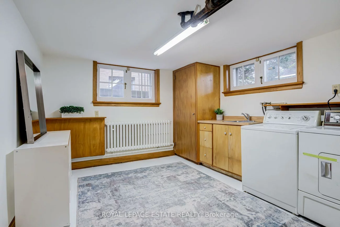 30, Barbara, East York, Toronto