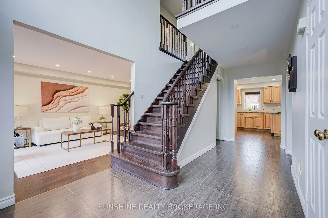 23, Parsborough, Rouge E11, Toronto