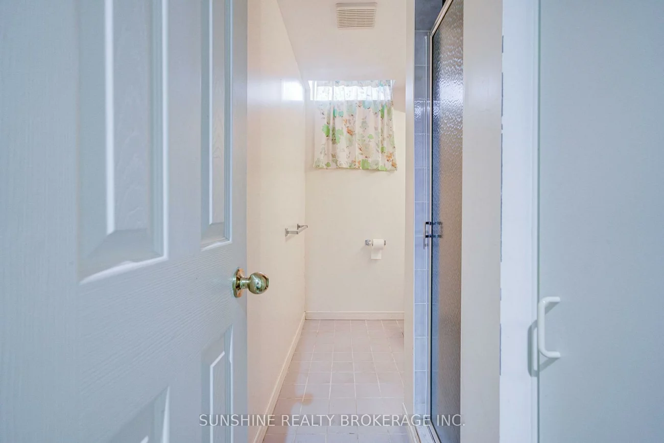 23, Parsborough, Rouge E11, Toronto