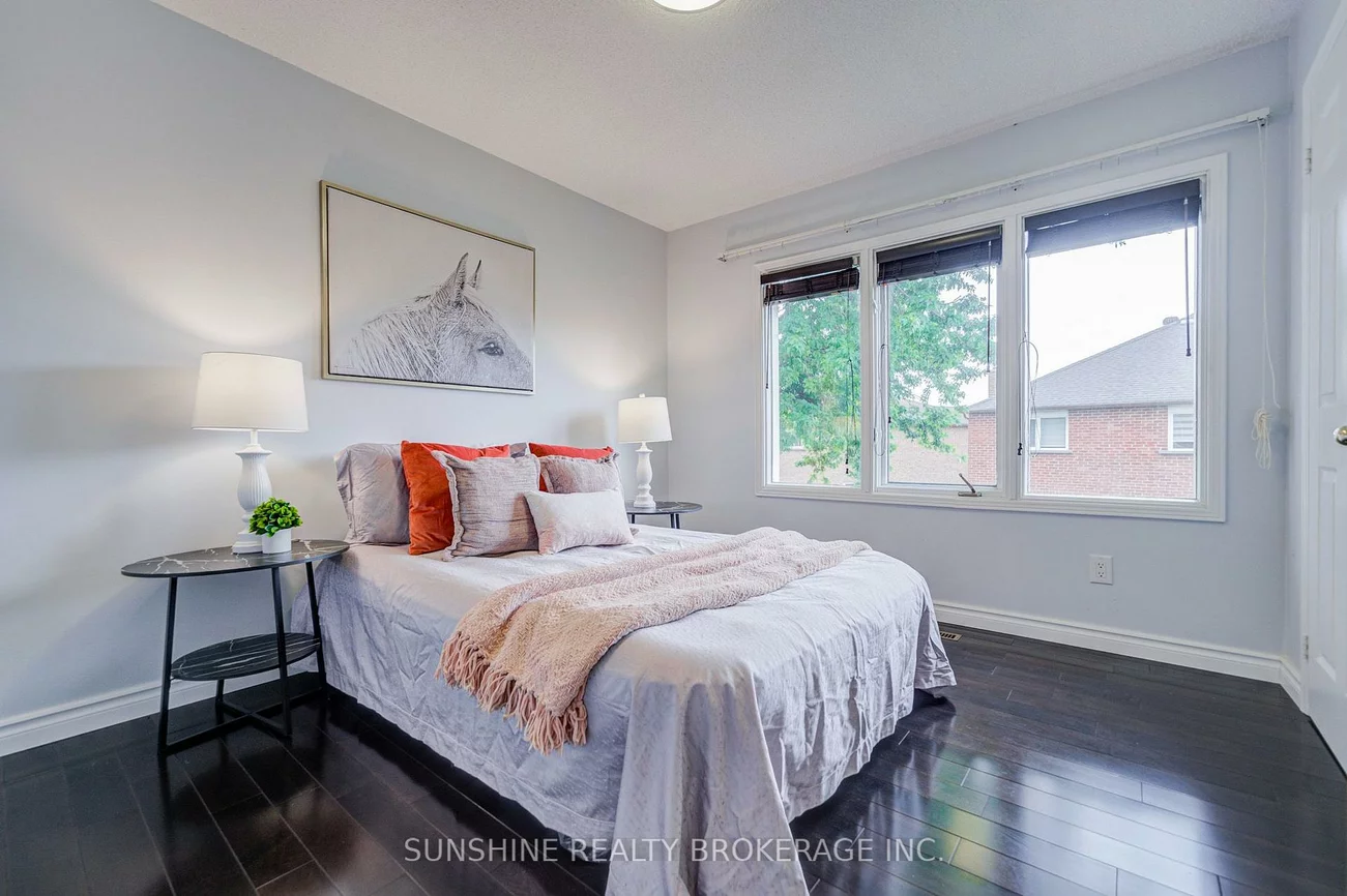 23, Parsborough, Rouge E11, Toronto