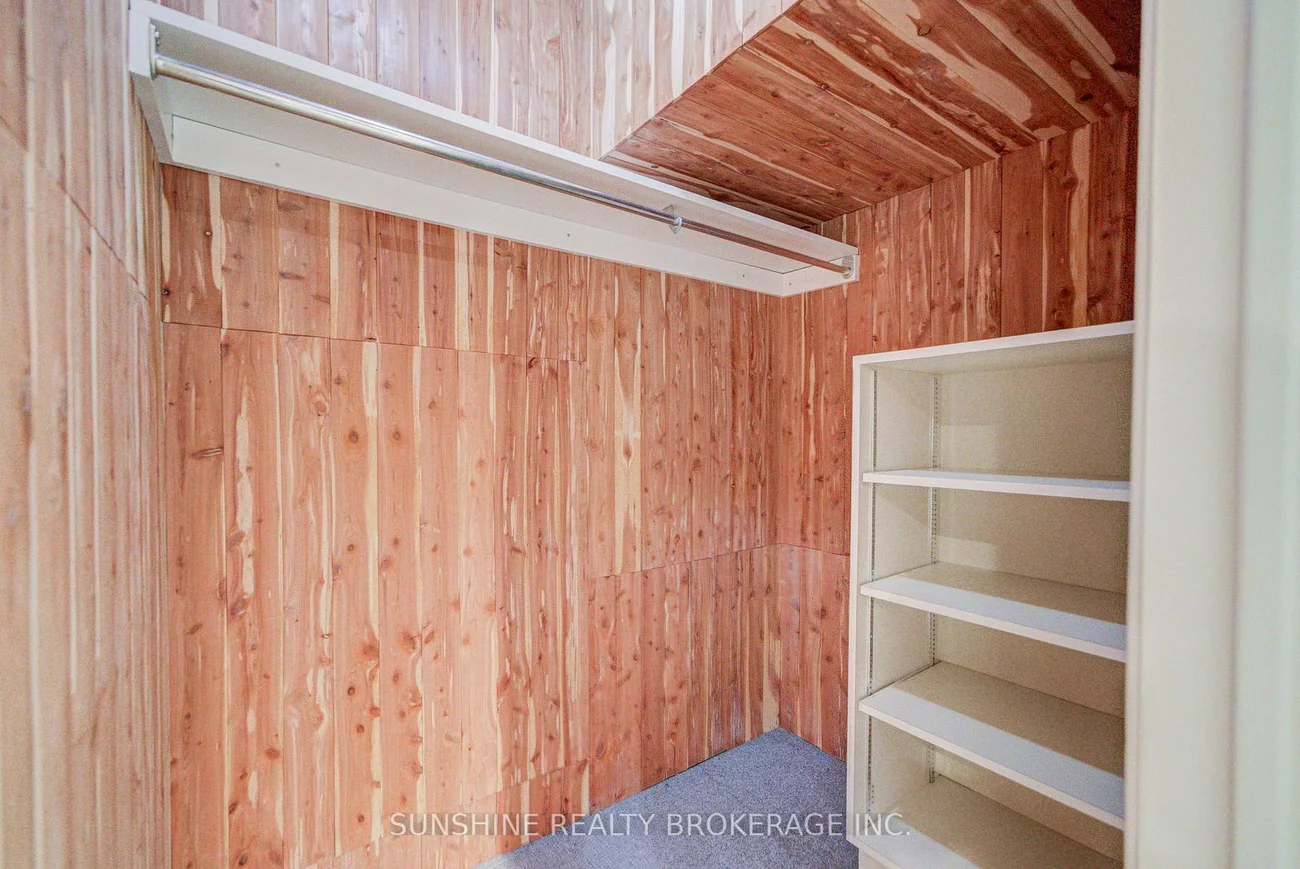 23, Parsborough, Rouge E11, Toronto