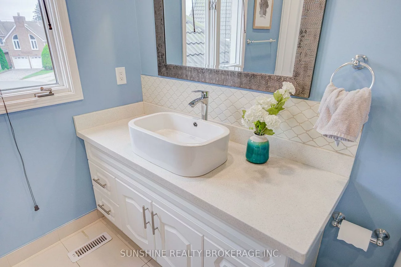 23, Parsborough, Rouge E11, Toronto