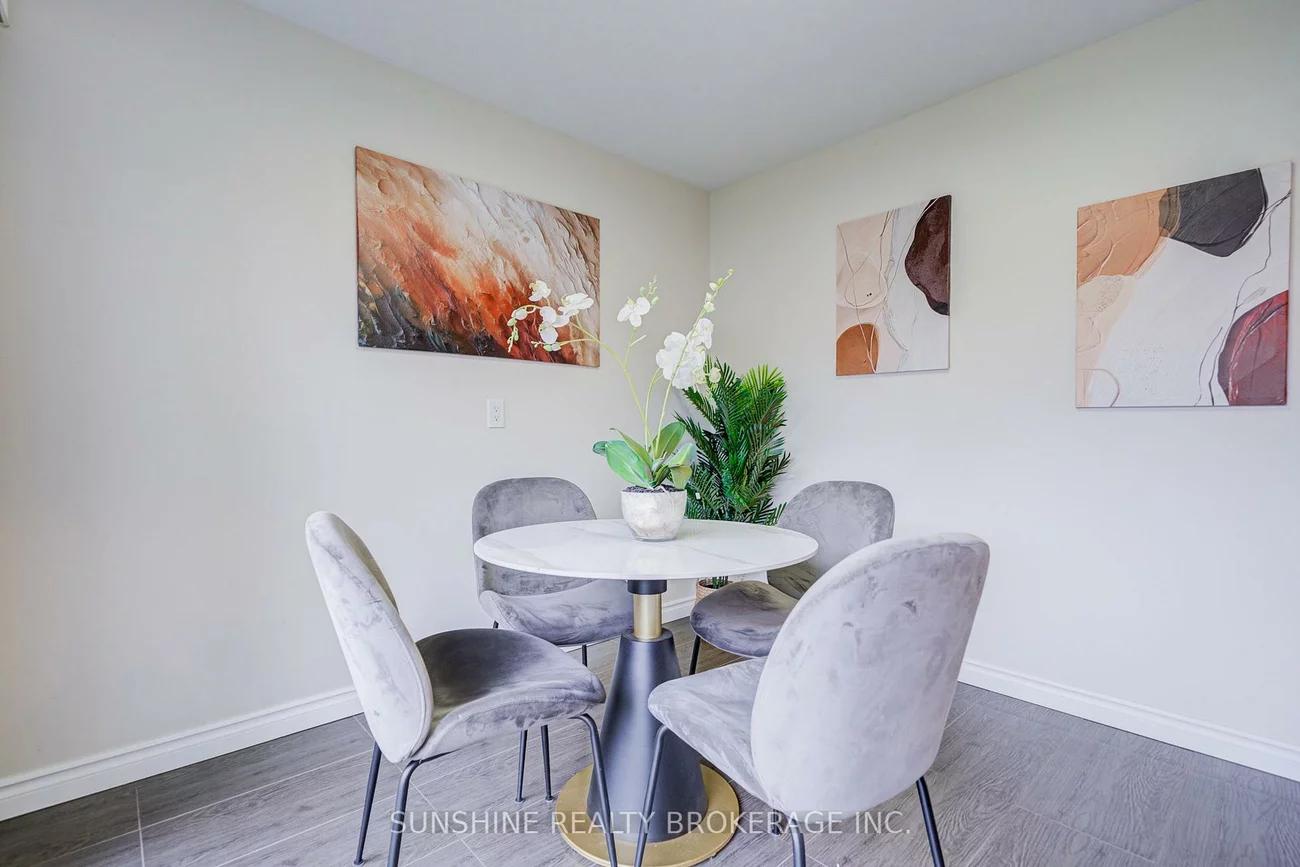 23, Parsborough, Rouge E11, Toronto