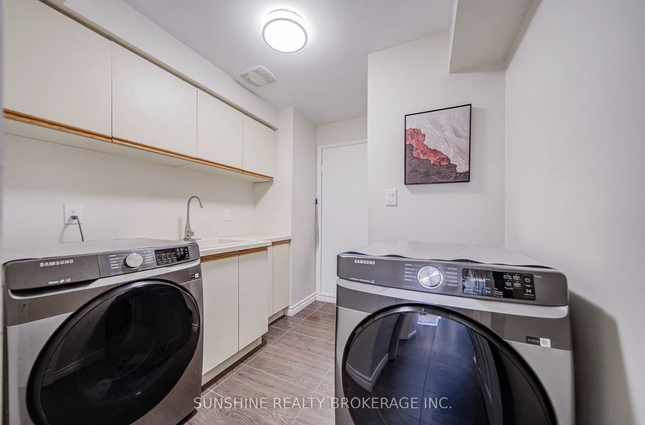 23, Parsborough, Rouge E11, Toronto