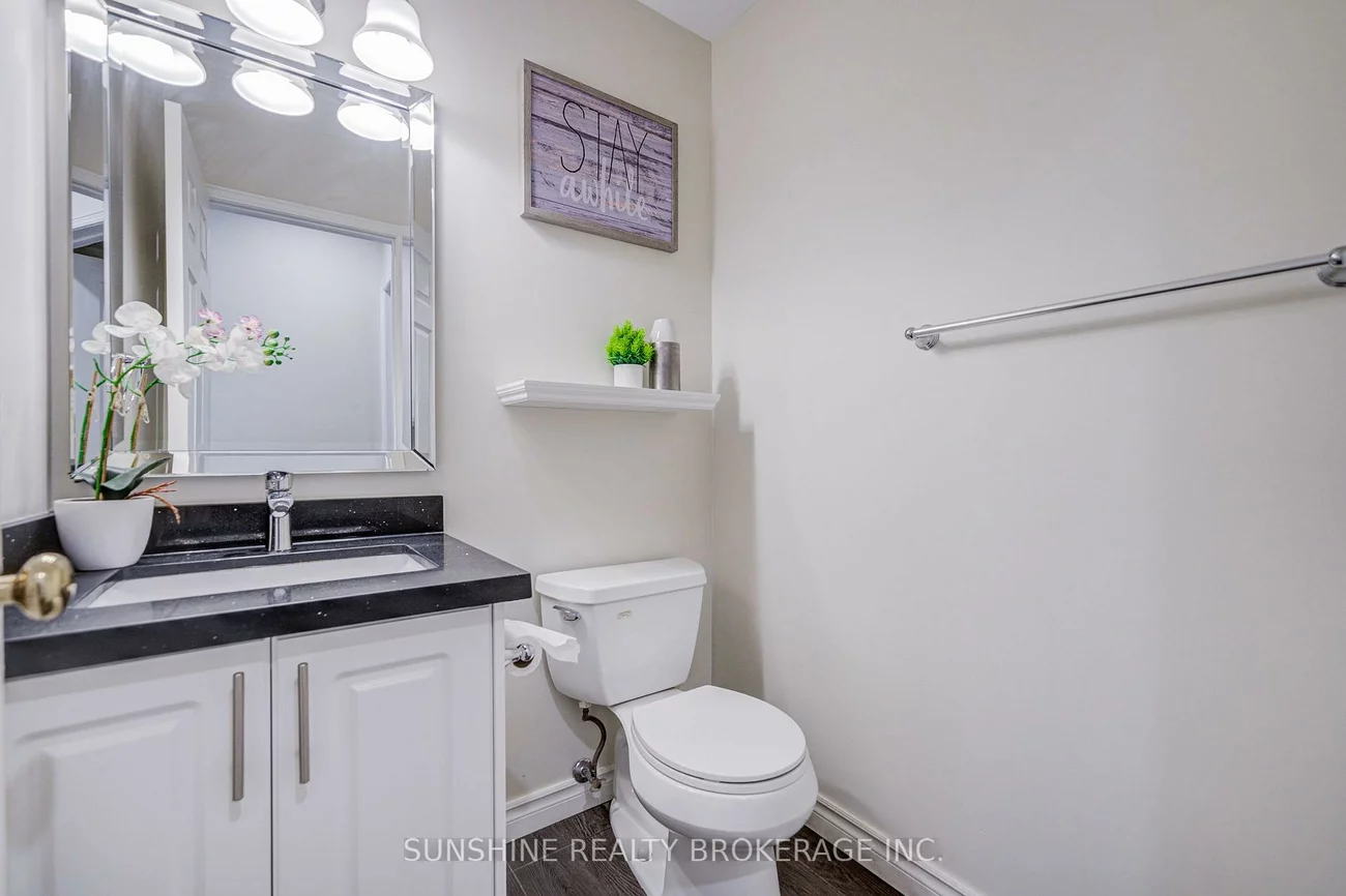 23, Parsborough, Rouge E11, Toronto