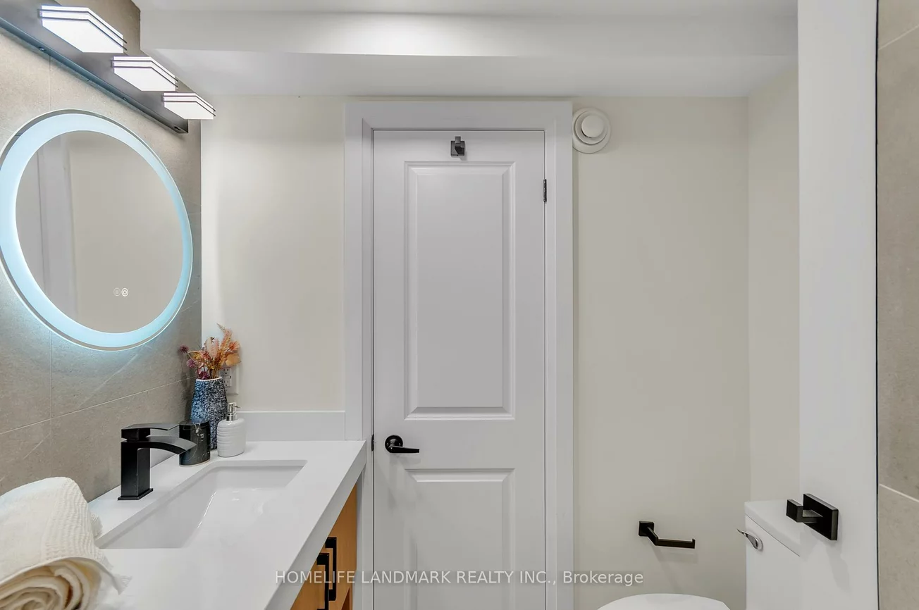 26, Queensdale, Danforth Village-East York, Toronto