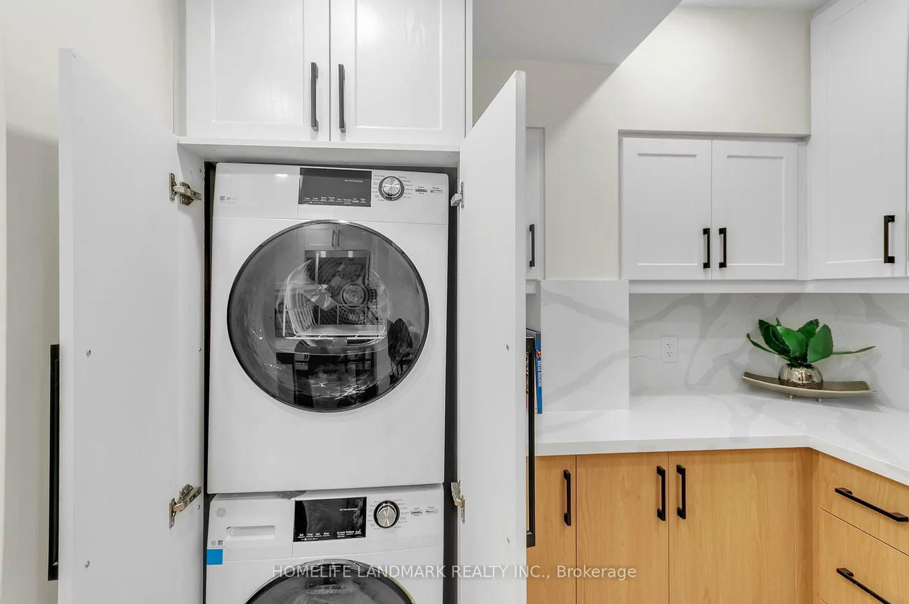 26, Queensdale, Danforth Village-East York, Toronto
