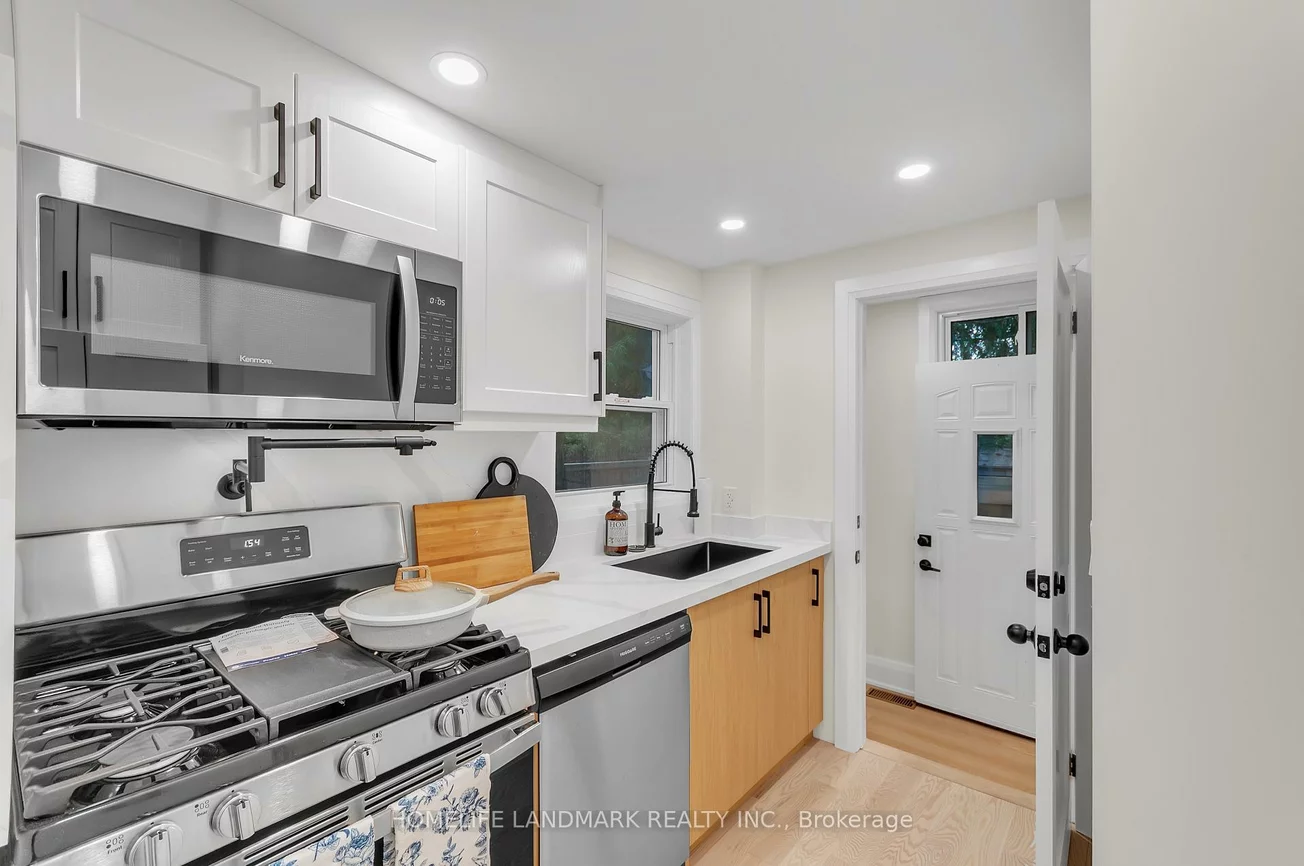 26, Queensdale, Danforth Village-East York, Toronto