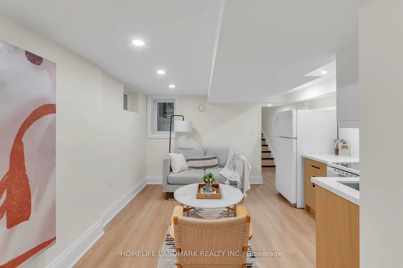26, Queensdale, Danforth Village-East York, Toronto