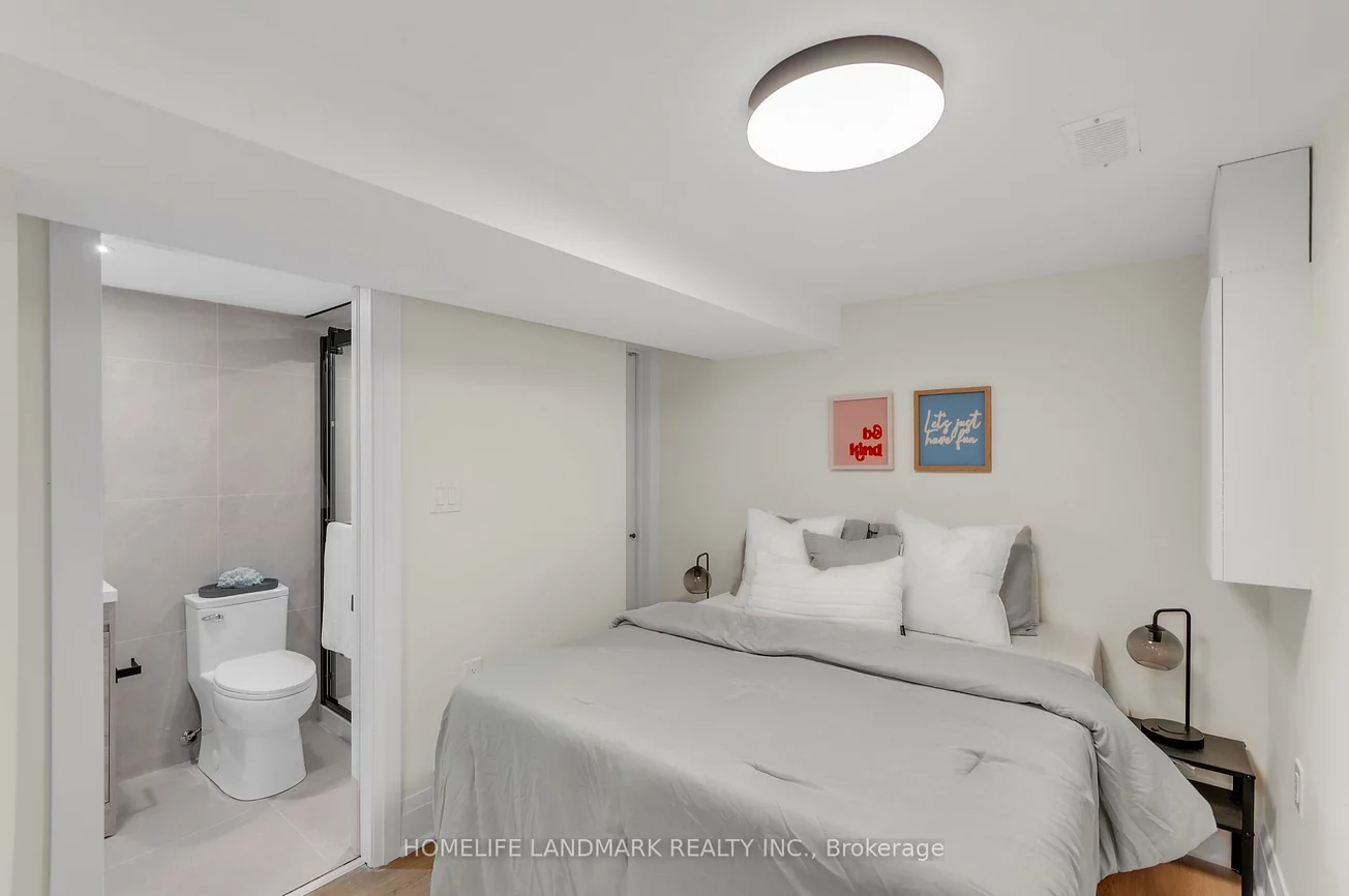 26, Queensdale, Danforth Village-East York, Toronto