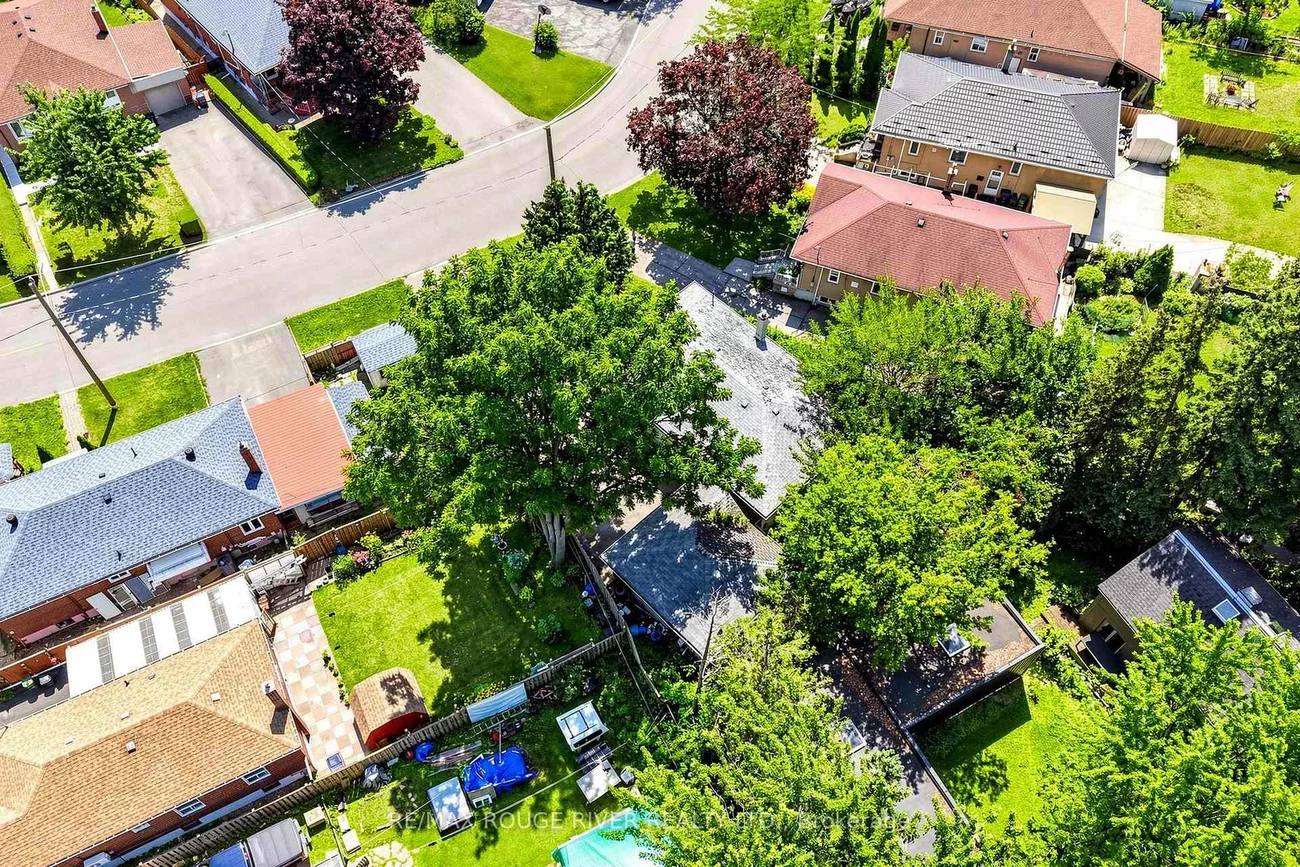 38, Lombardy, Kennedy Park, Toronto