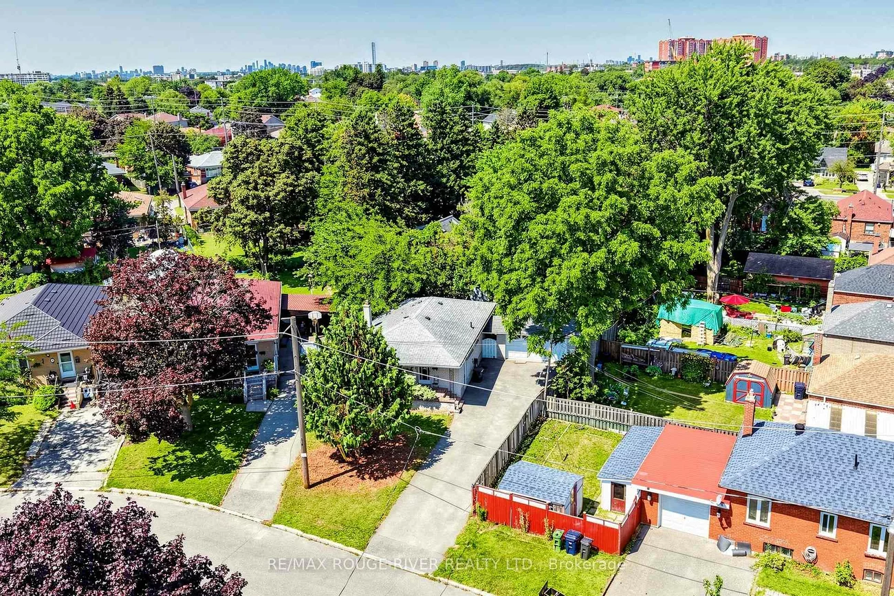 38, Lombardy, Kennedy Park, Toronto