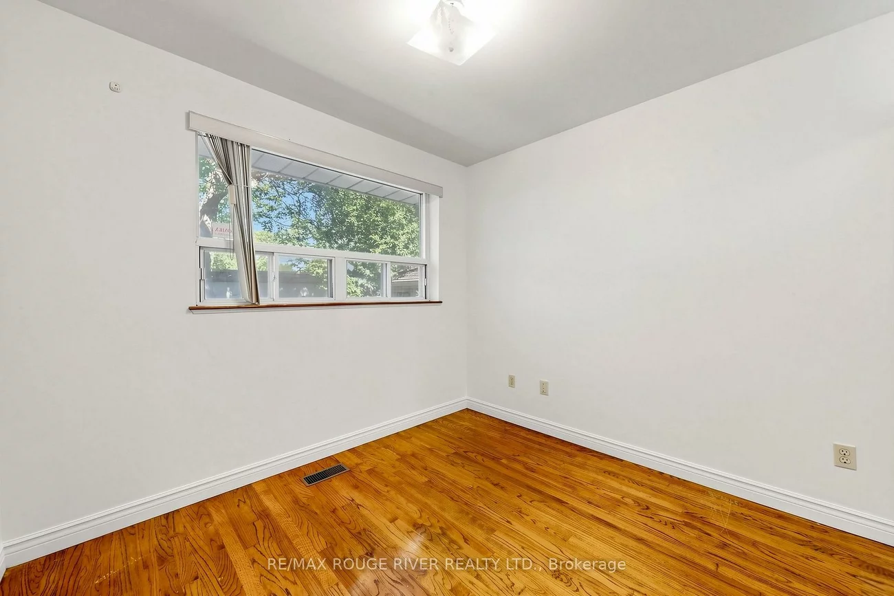 38, Lombardy, Kennedy Park, Toronto