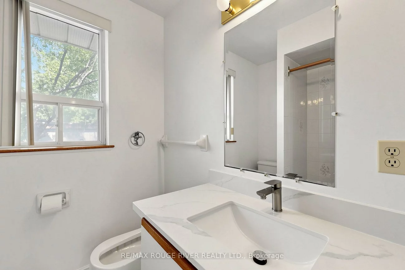 38, Lombardy, Kennedy Park, Toronto