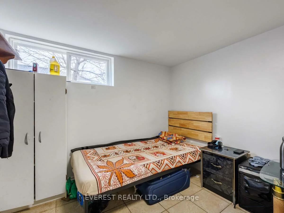 91, Hart, Kennedy Park, Toronto
