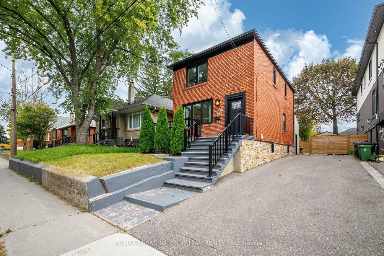 3517, St Clair, Clairlea-Birchmount, Toronto
