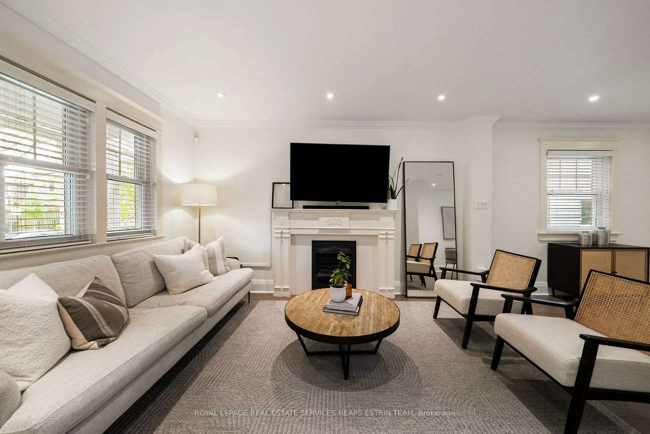 16, Louvain, South Riverdale, Toronto