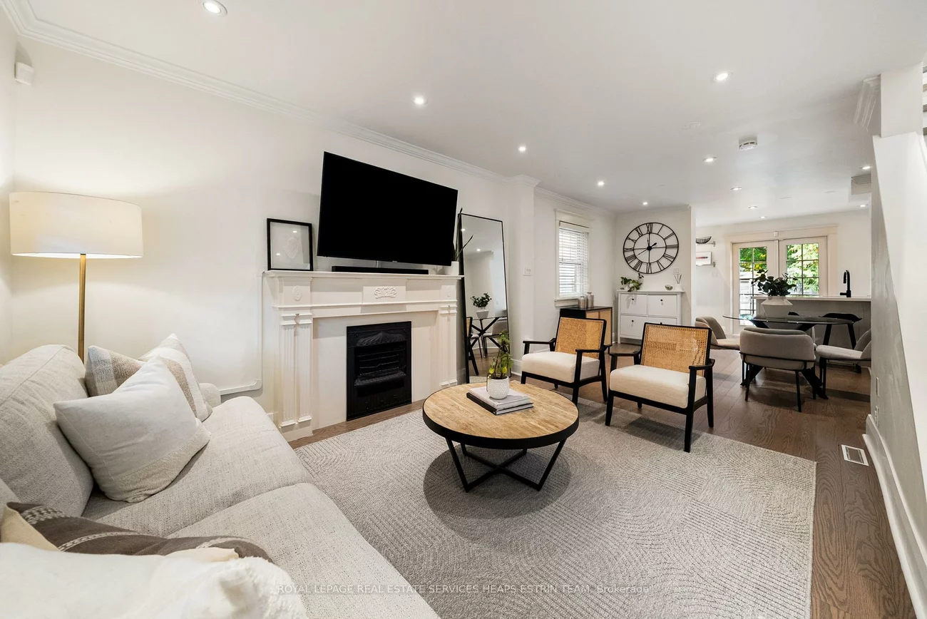 16, Louvain, South Riverdale, Toronto