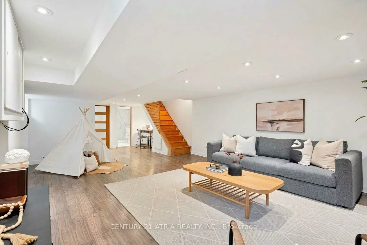 43, Torrens, Broadview North, Toronto