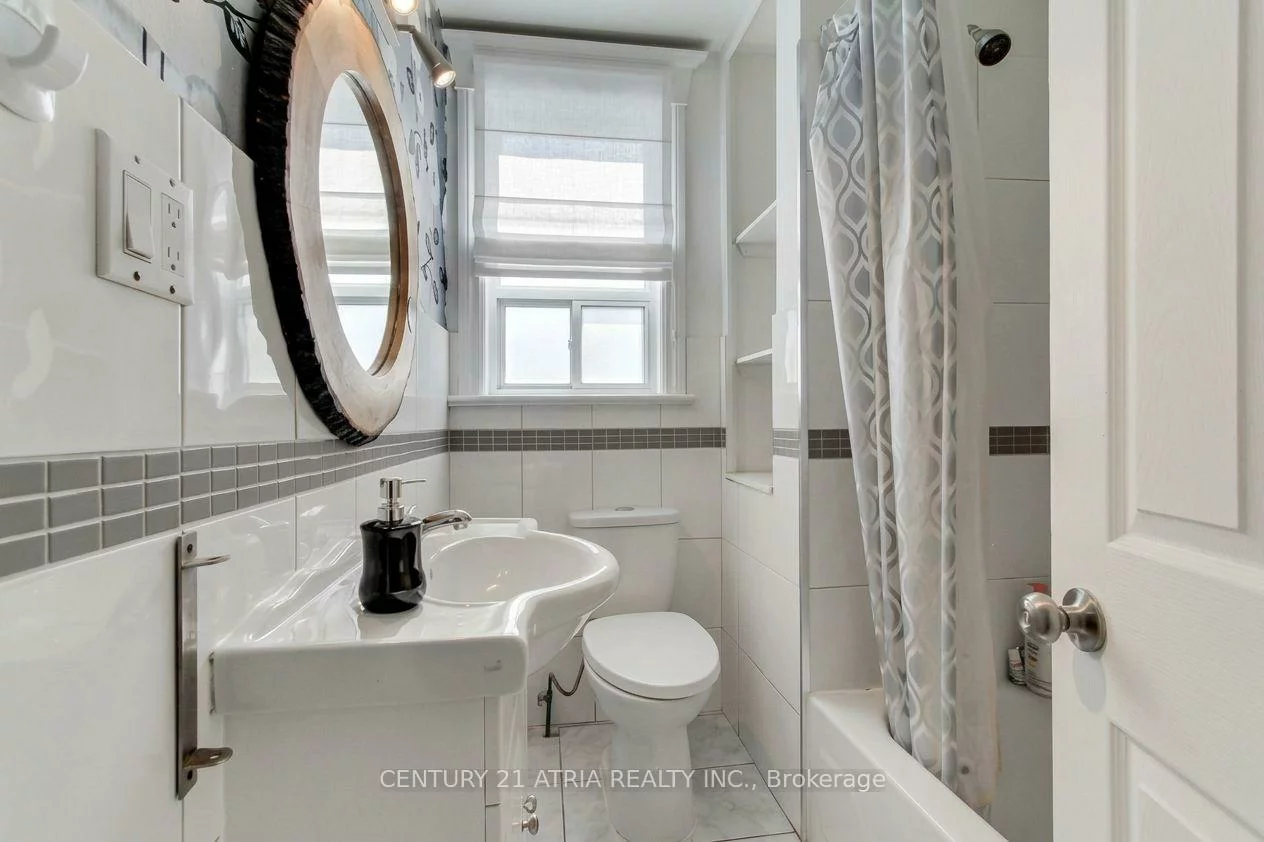 43, Torrens, Broadview North, Toronto