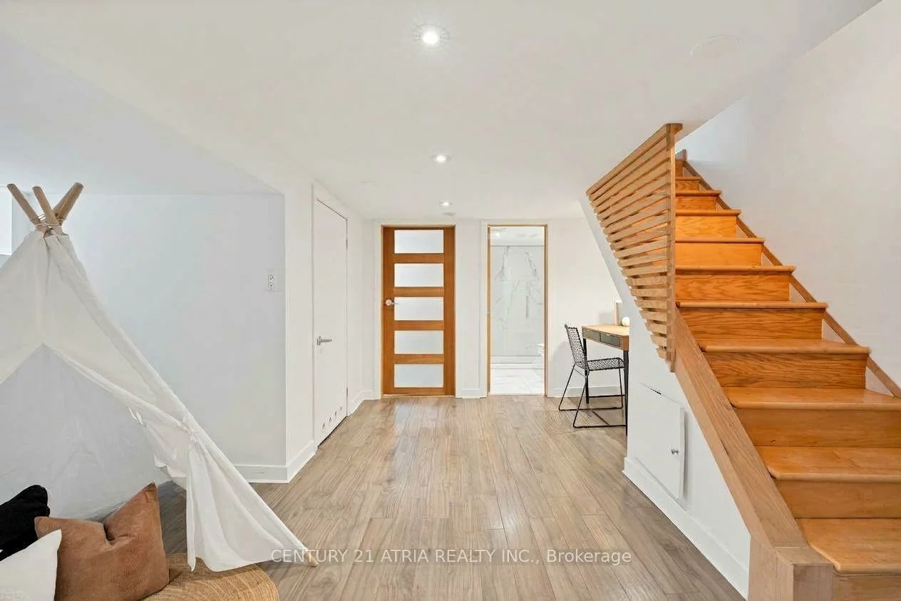 43, Torrens, Broadview North, Toronto