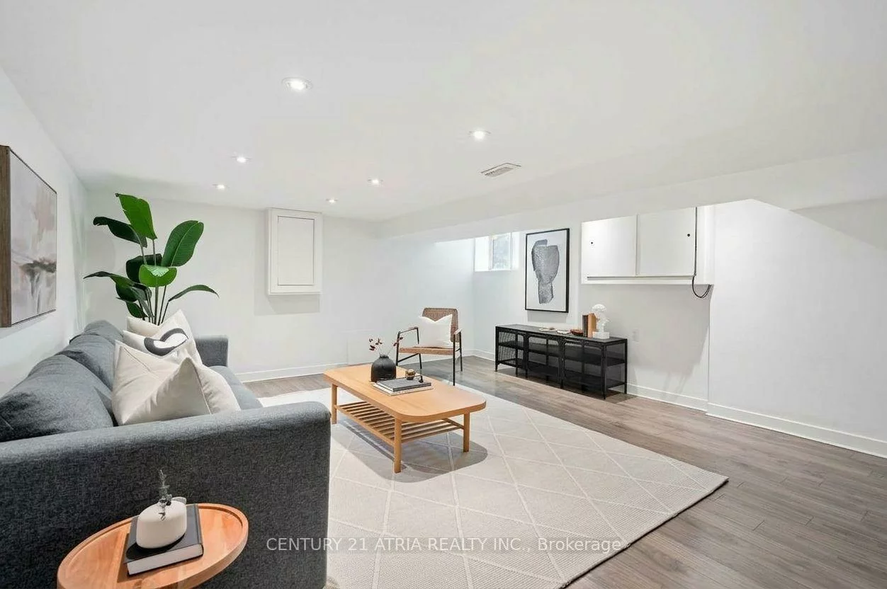 43, Torrens, Broadview North, Toronto