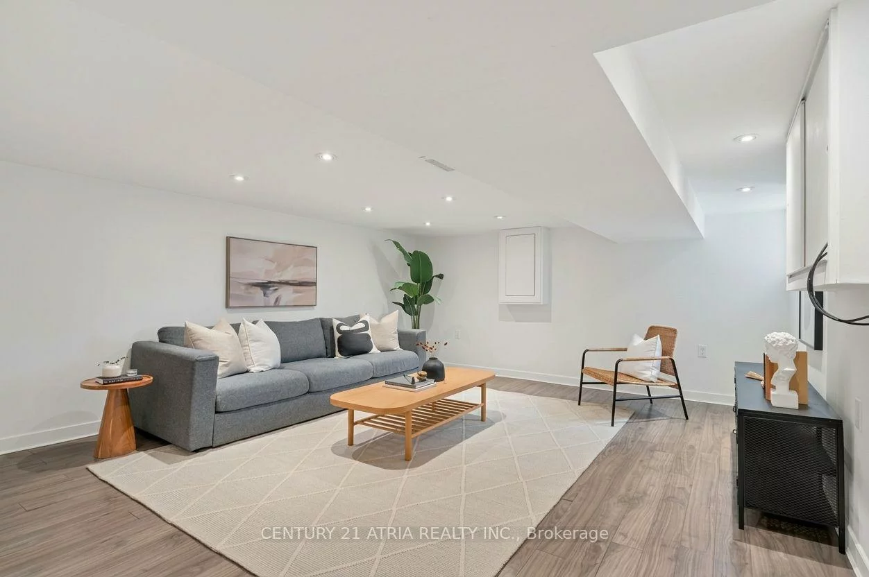 43, Torrens, Broadview North, Toronto