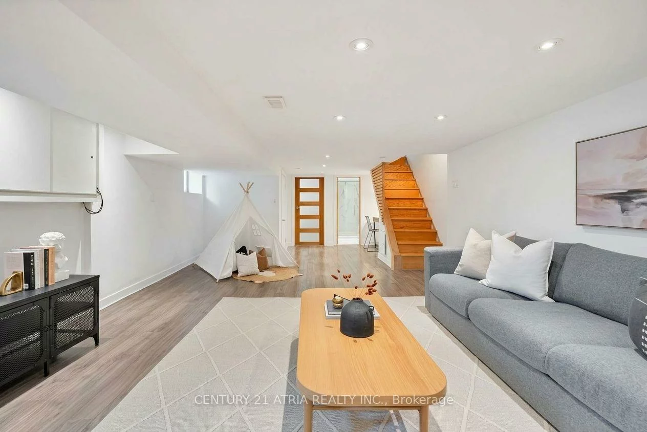 43, Torrens, Broadview North, Toronto