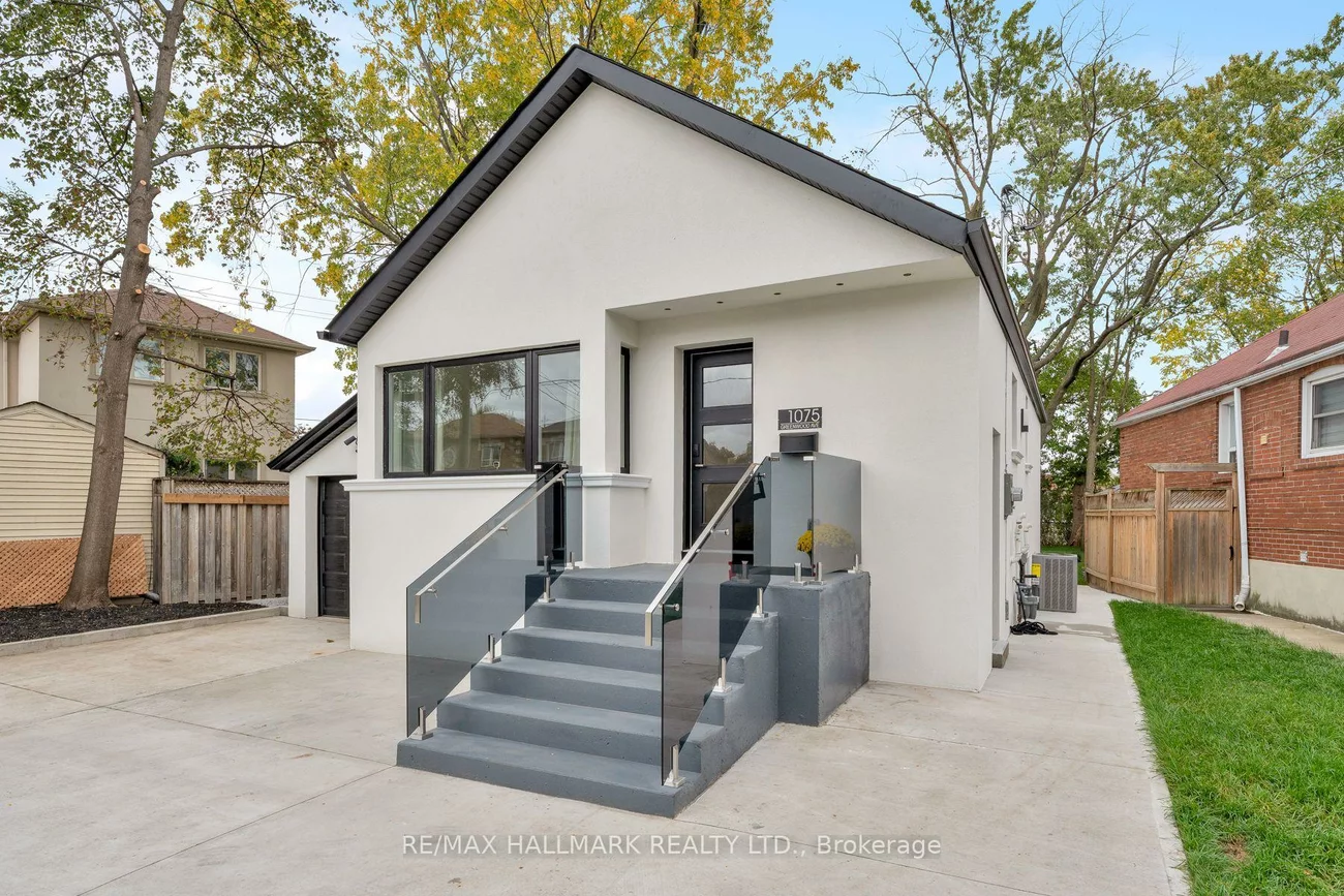 1075, Greenwood, Danforth Village-East York, Toronto