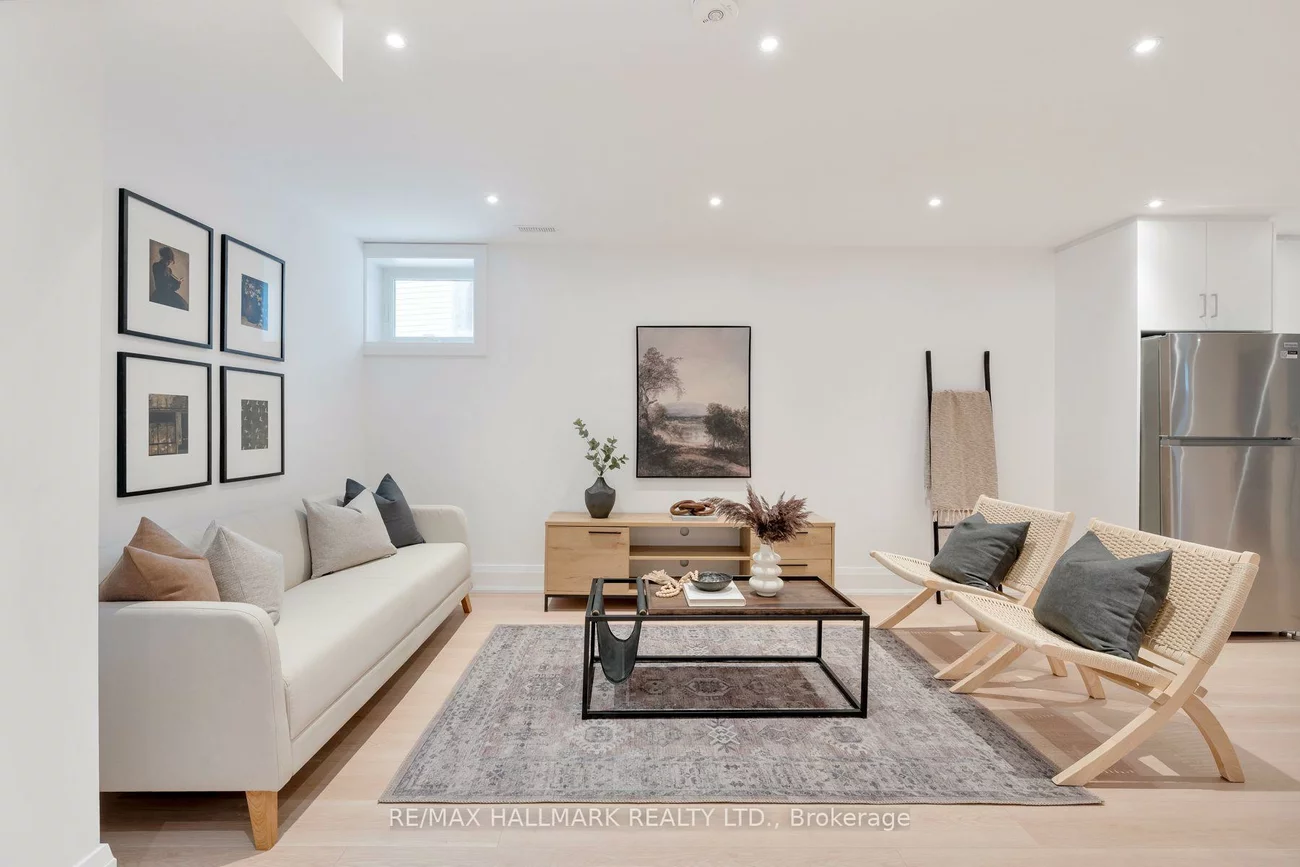 1075, Greenwood, Danforth Village-East York, Toronto