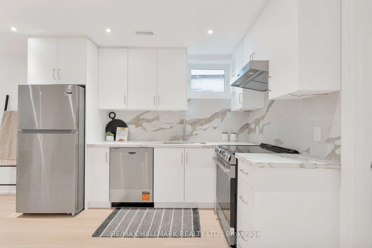 1075, Greenwood, Danforth Village-East York, Toronto