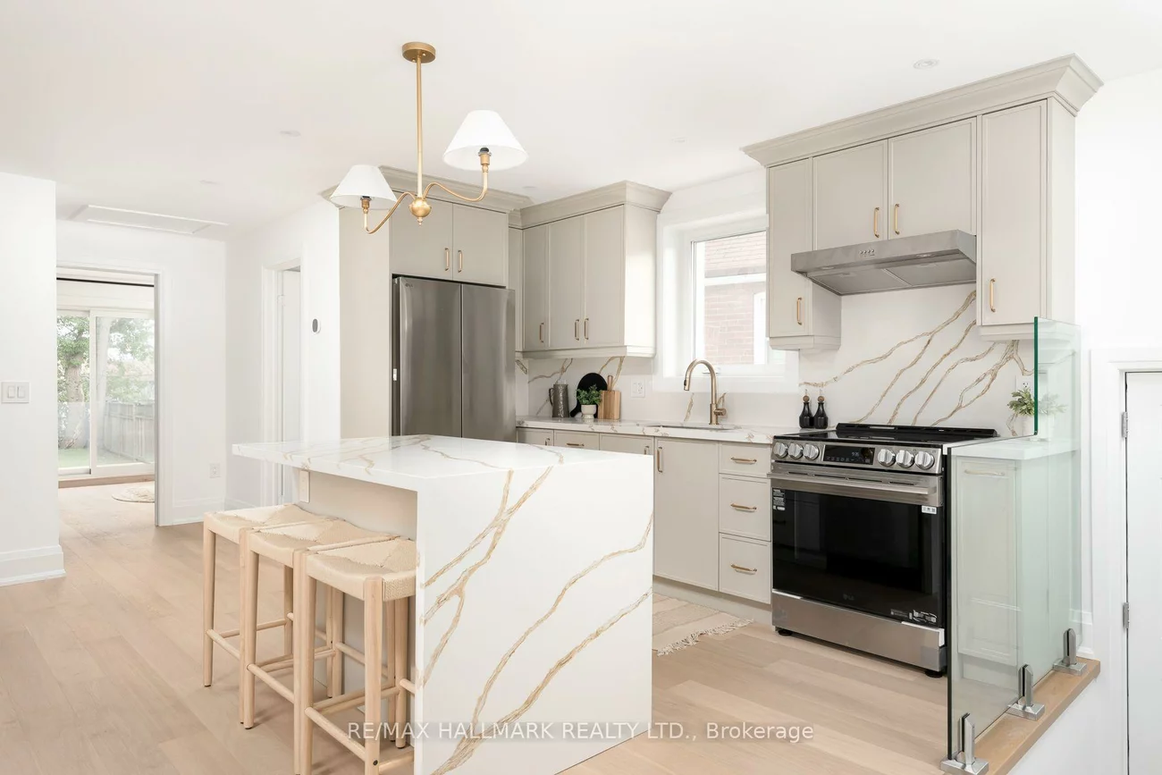 1075, Greenwood, Danforth Village-East York, Toronto