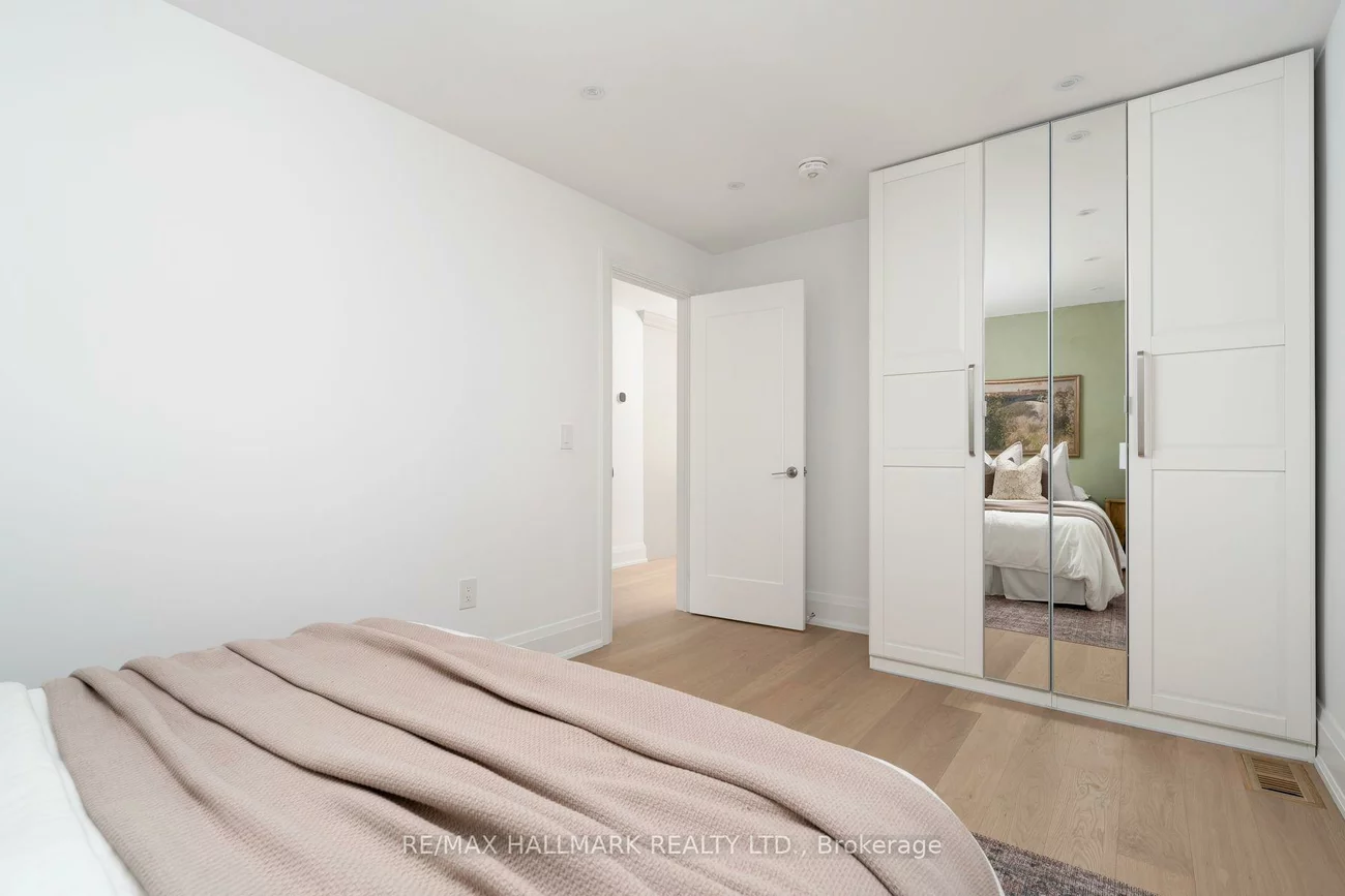 1075, Greenwood, Danforth Village-East York, Toronto