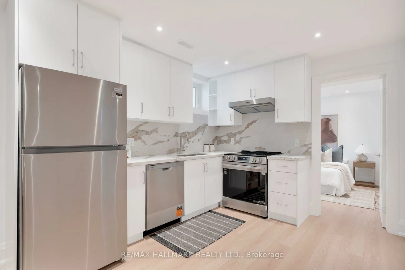 1075, Greenwood, Danforth Village-East York, Toronto