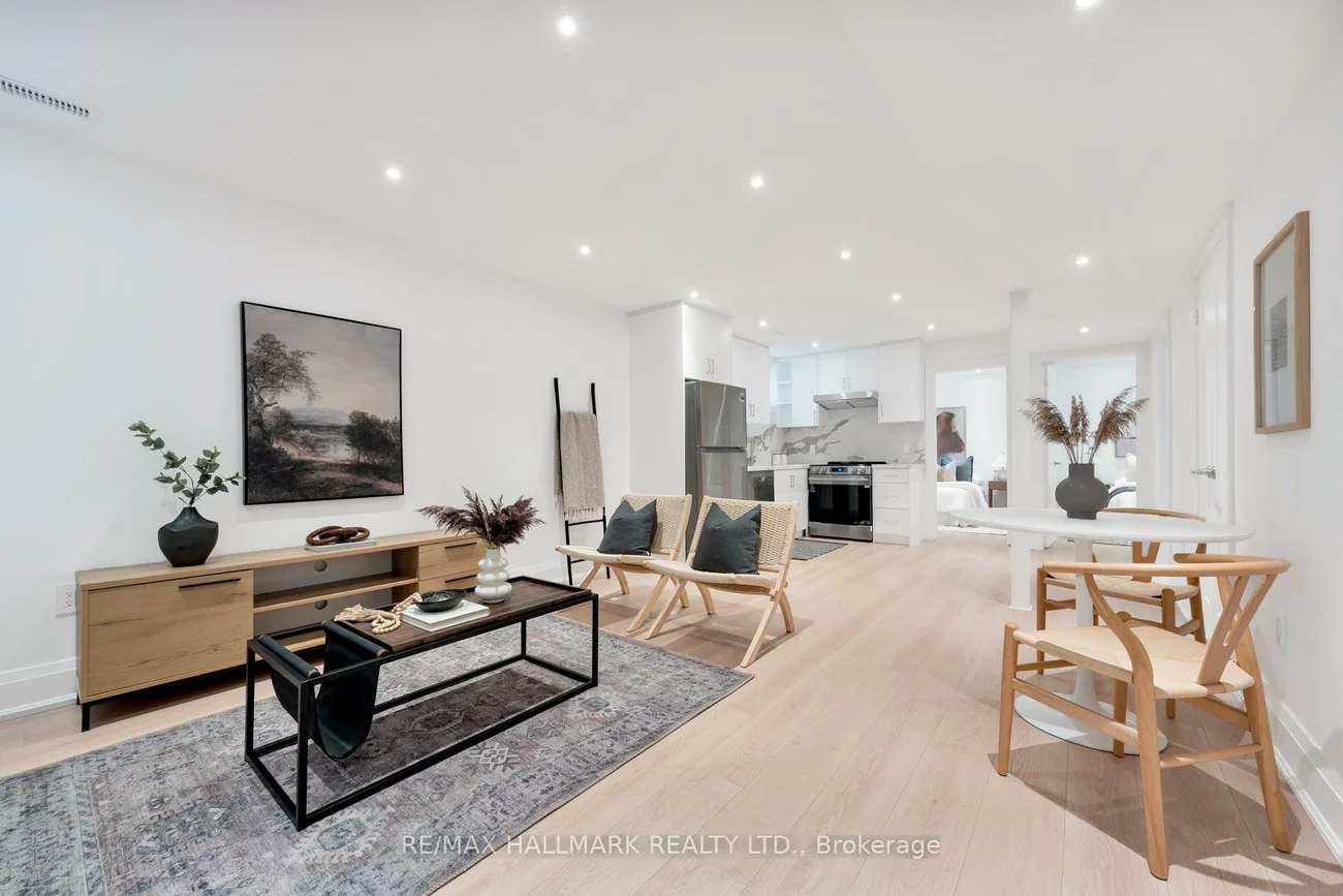 1075, Greenwood, Danforth Village-East York, Toronto