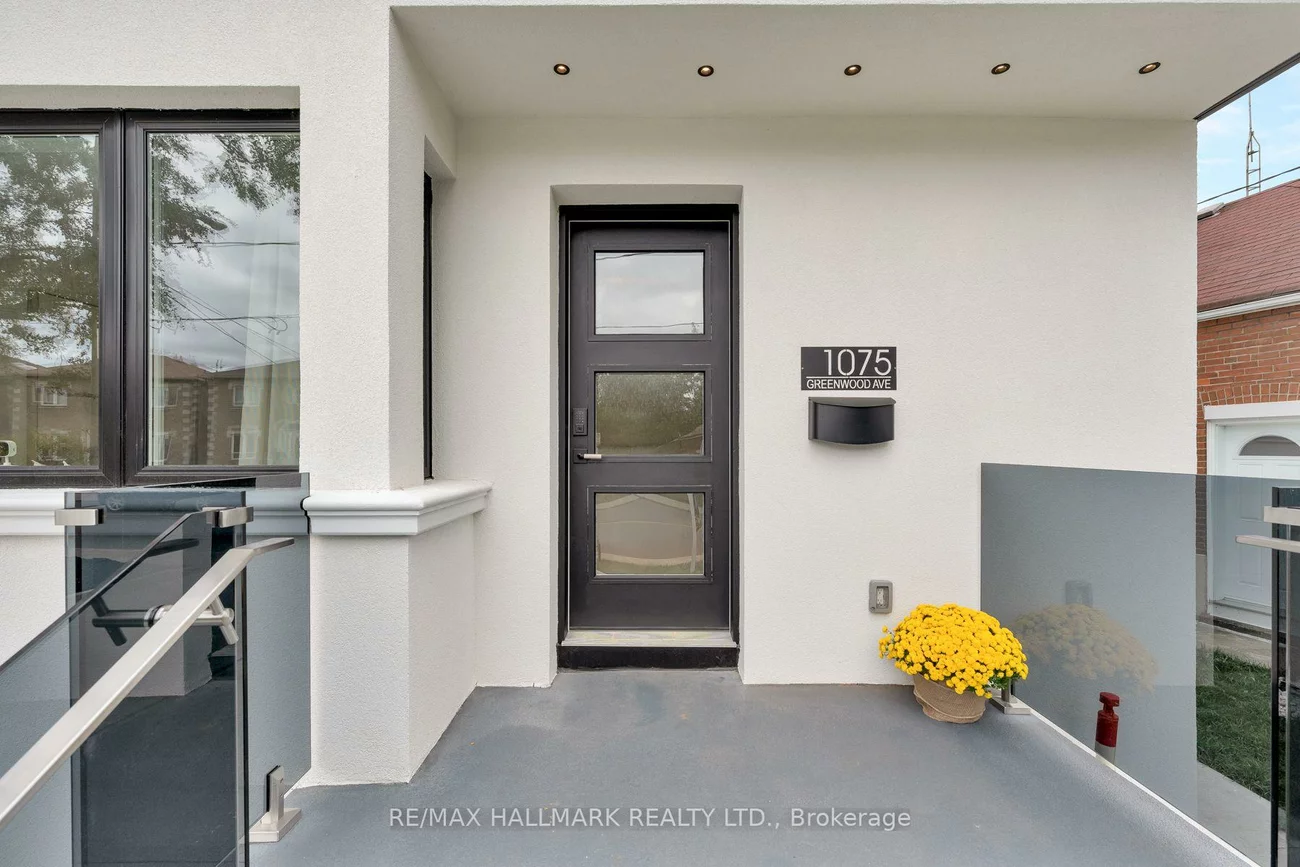 1075, Greenwood, Danforth Village-East York, Toronto